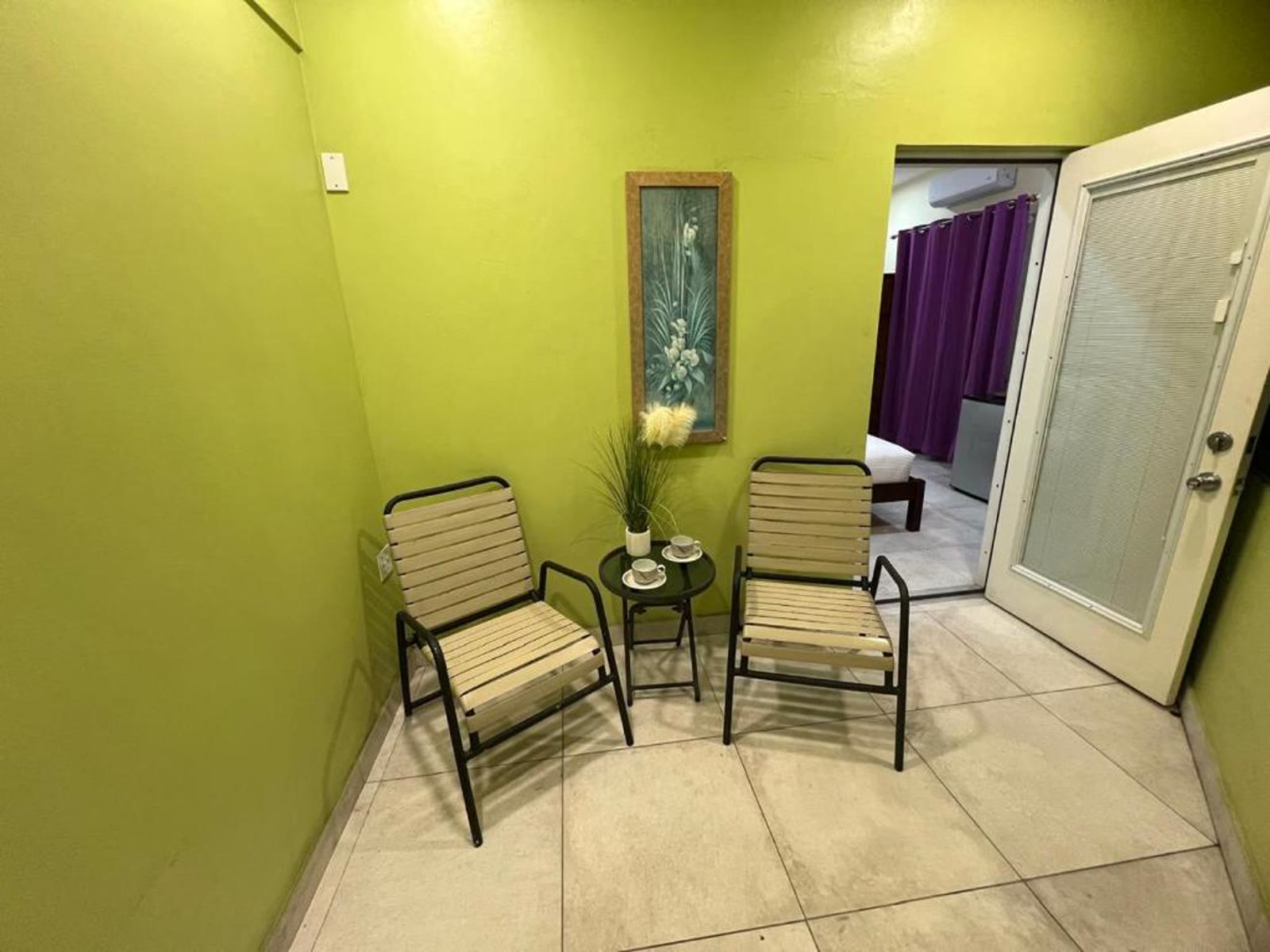Runway View Suite, room 1 — detail 3