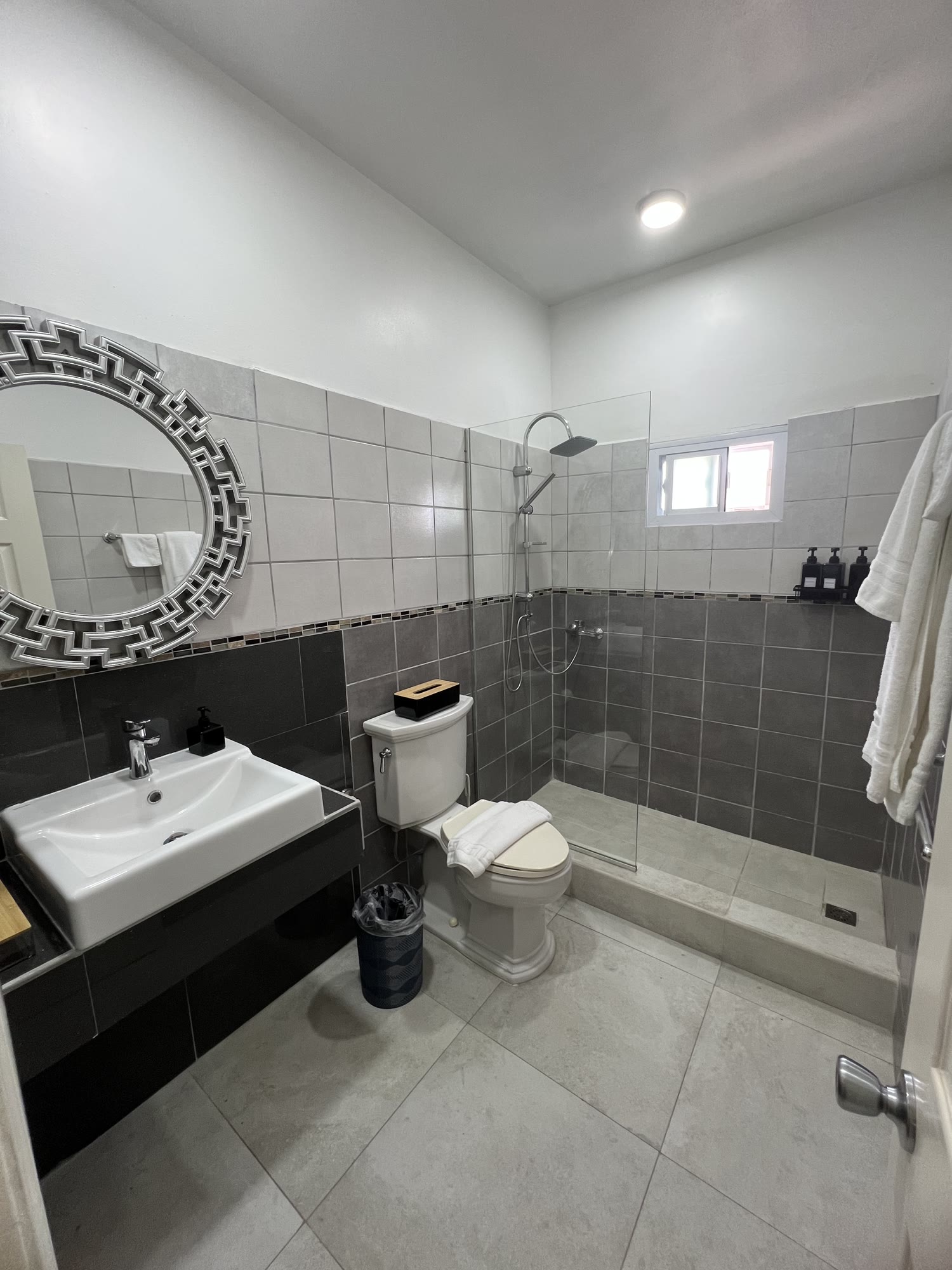 Runway View Suite, room 1 — detail 4