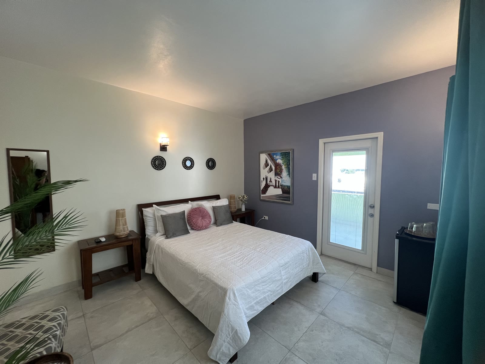 Runway View Suite, room 2 — detail 1