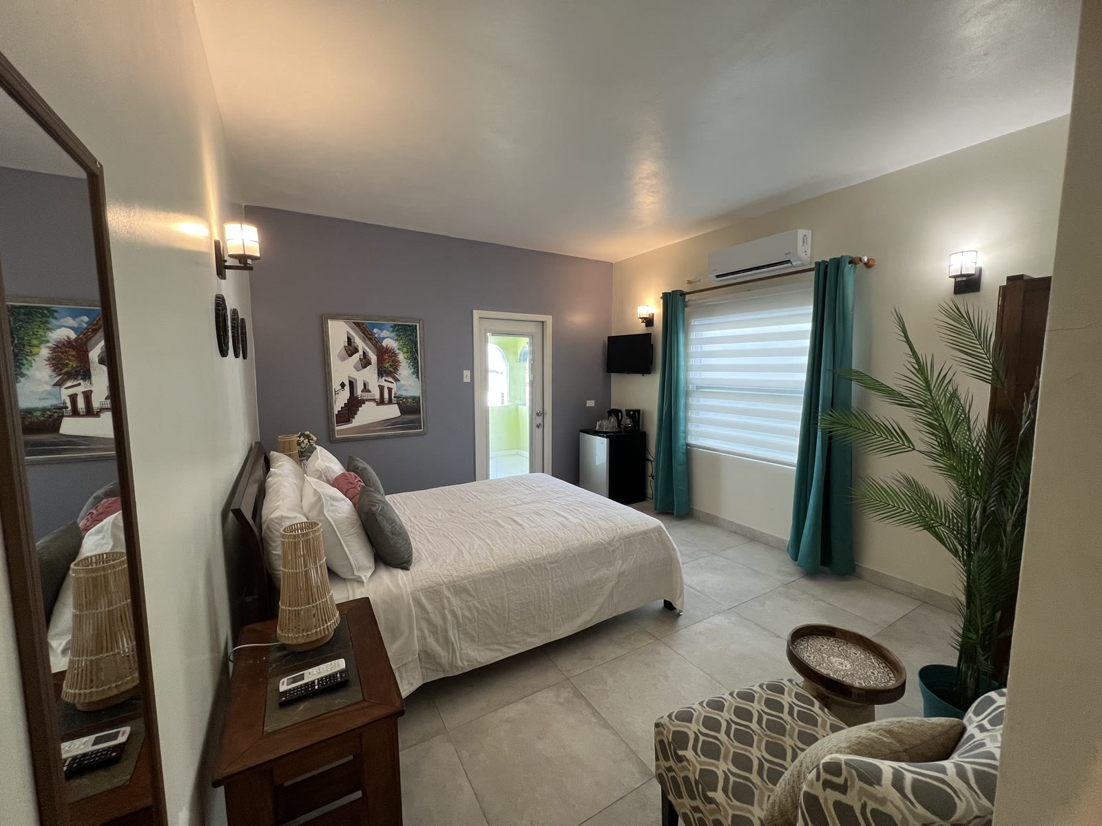 Runway View Suite, room 2 — detail 2